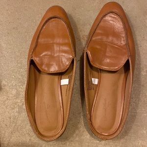 Universal thread mules; size 6.5